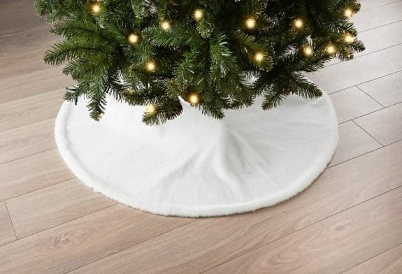 White Fur Tree Skirt 1m